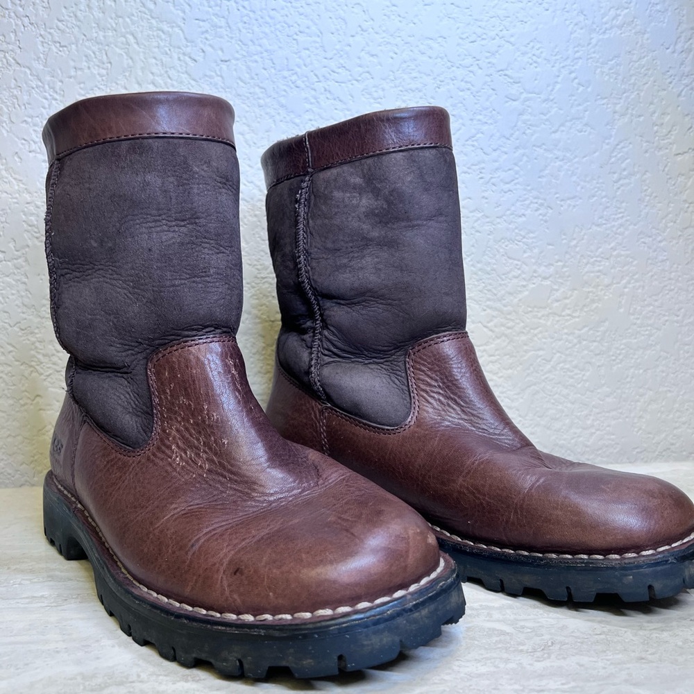 UGG Men’s Ultimate Braid Rugged Sole Boots size 8